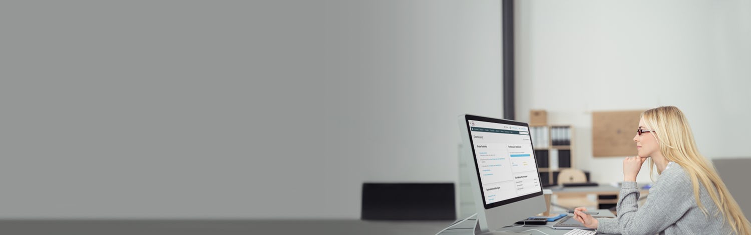 blond woman bexio dashboard